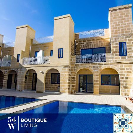 Fiftyfour West Boutique Living Bed and Breakfast Għarb Exteriör bild