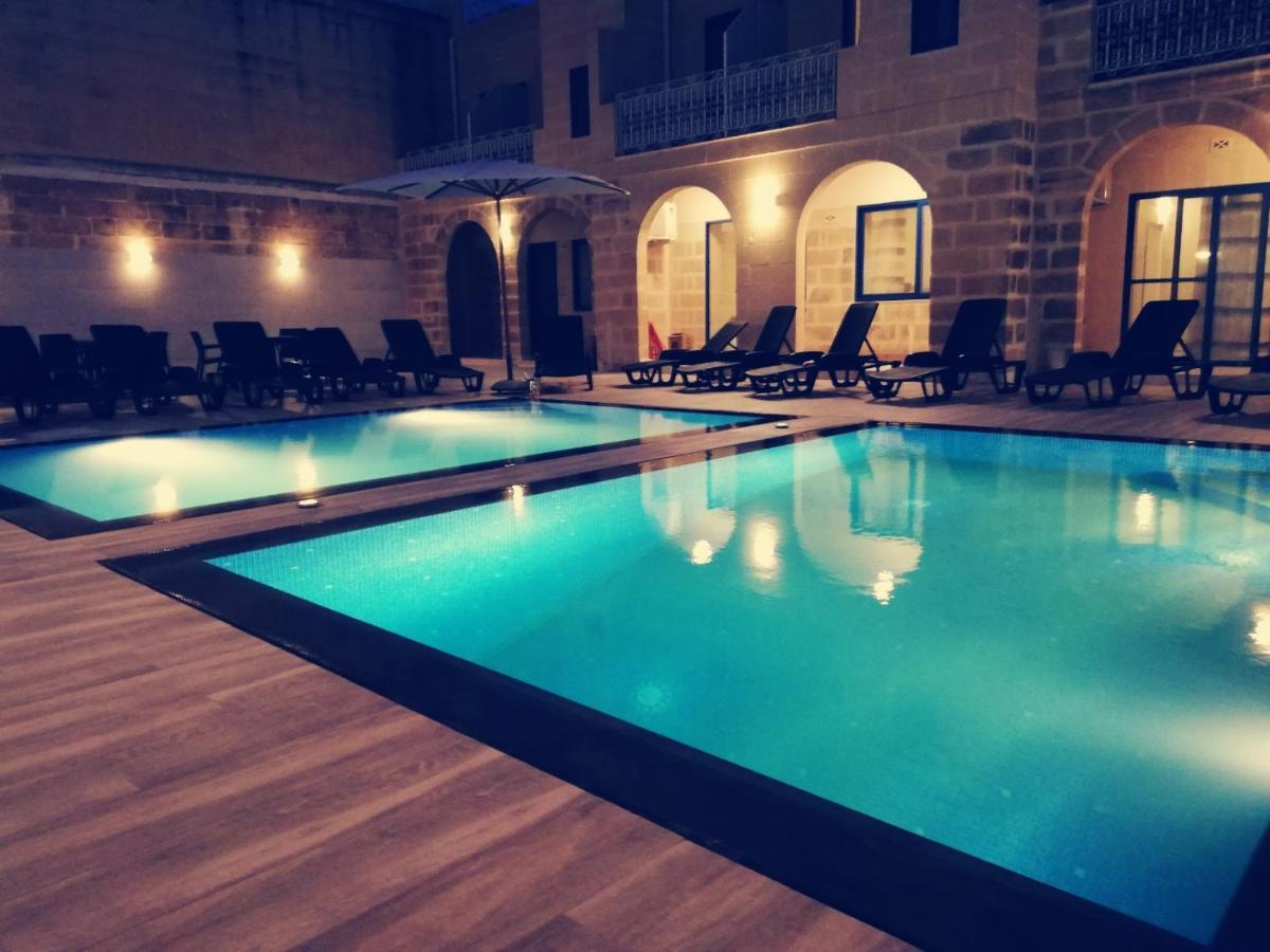 Fiftyfour West Boutique Living Bed and Breakfast Għarb Exteriör bild