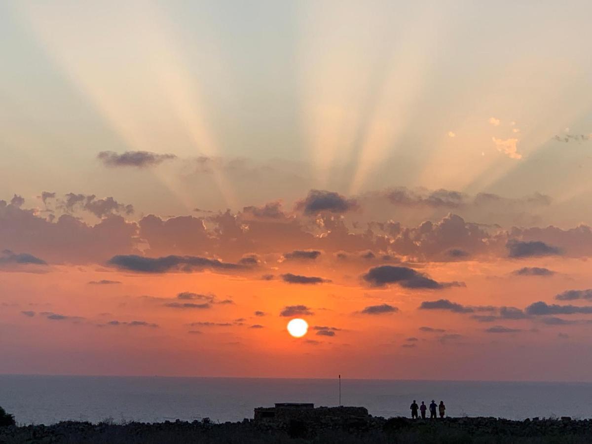 Fiftyfour West Boutique Living Bed and Breakfast Għarb Exteriör bild