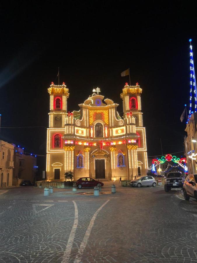 Fiftyfour West Boutique Living Bed and Breakfast Għarb Exteriör bild
