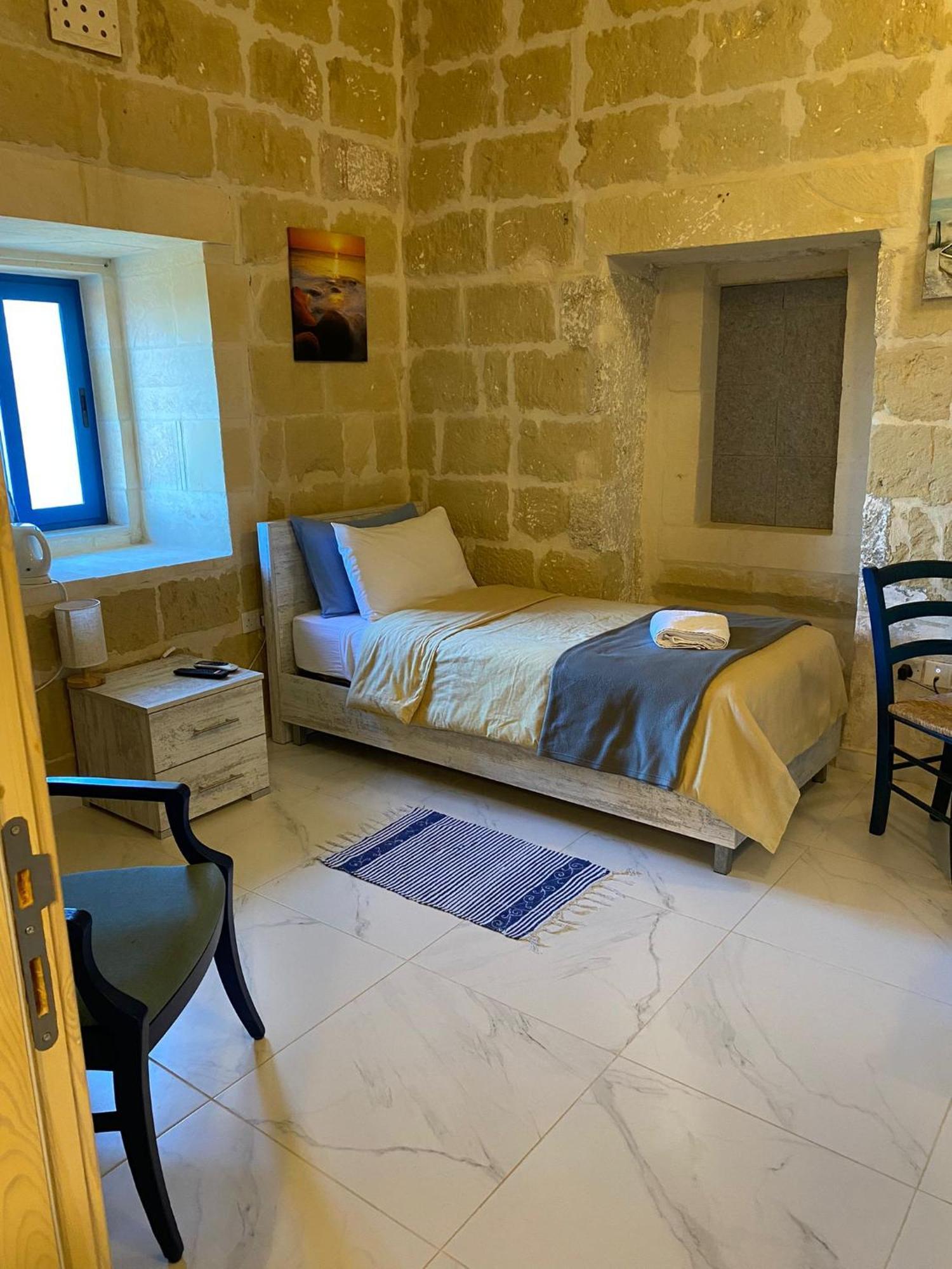 Fiftyfour West Boutique Living Bed and Breakfast Għarb Exteriör bild