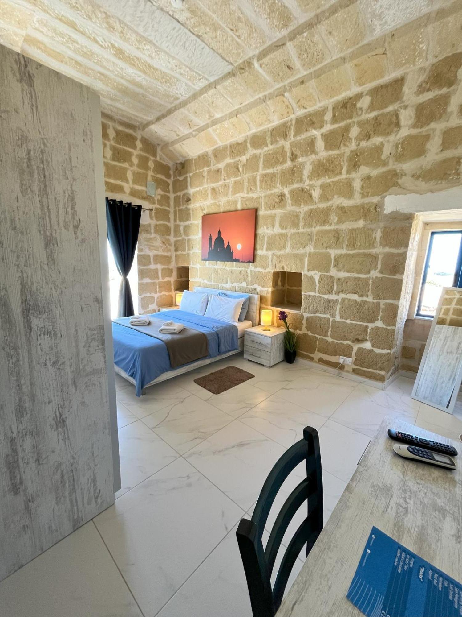 Fiftyfour West Boutique Living Bed and Breakfast Għarb Exteriör bild