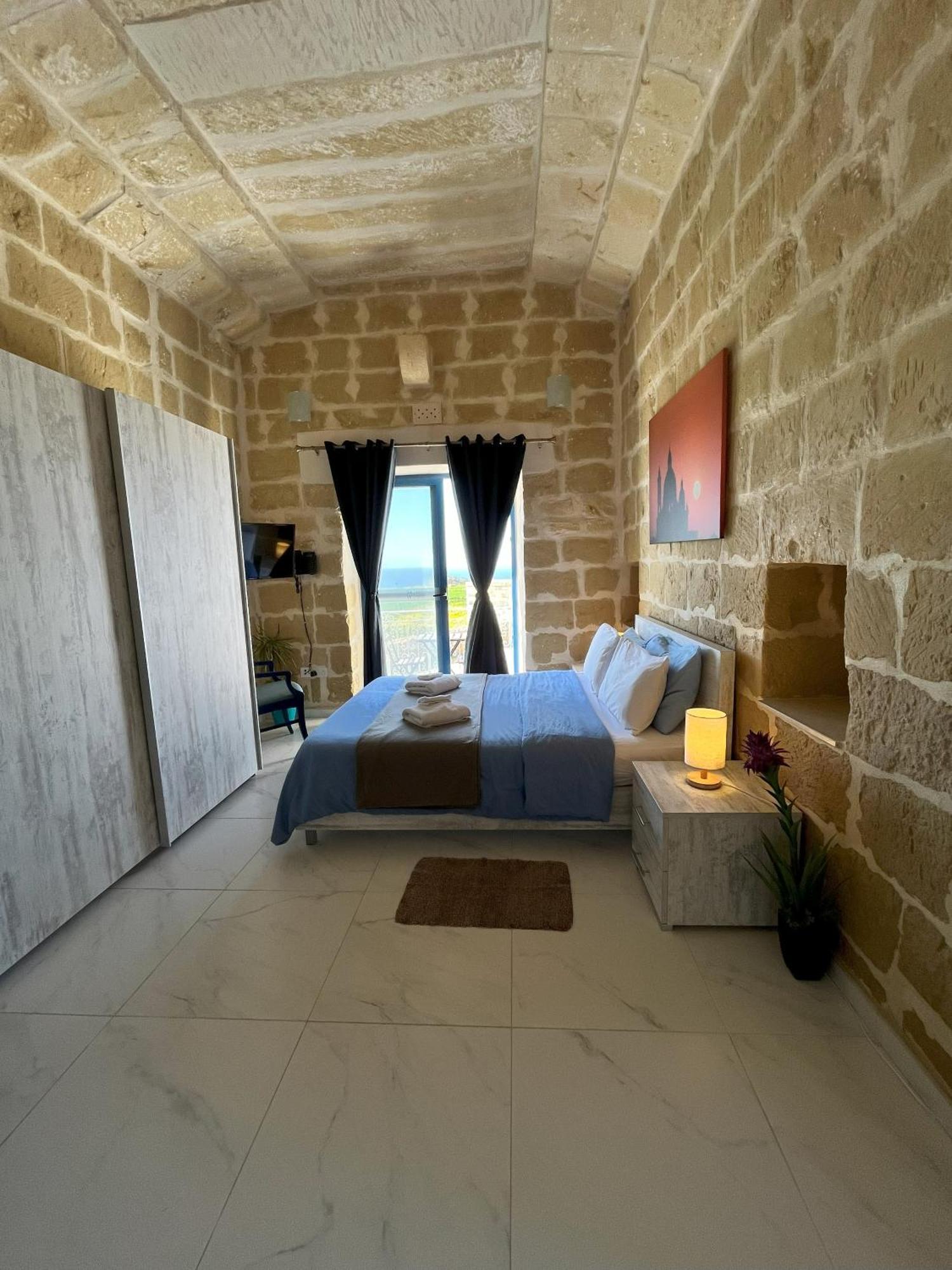Fiftyfour West Boutique Living Bed and Breakfast Għarb Exteriör bild