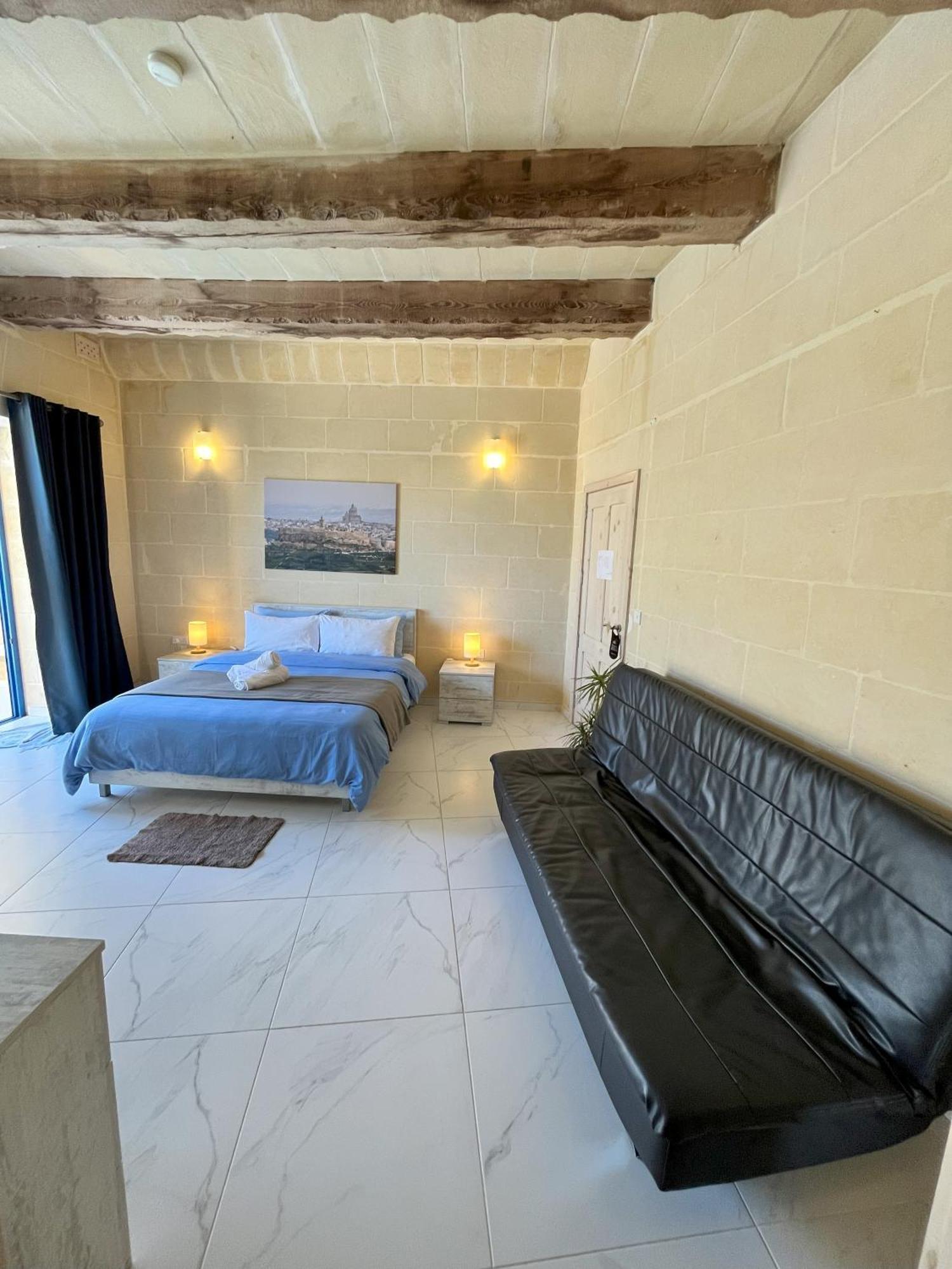 Fiftyfour West Boutique Living Bed and Breakfast Għarb Exteriör bild