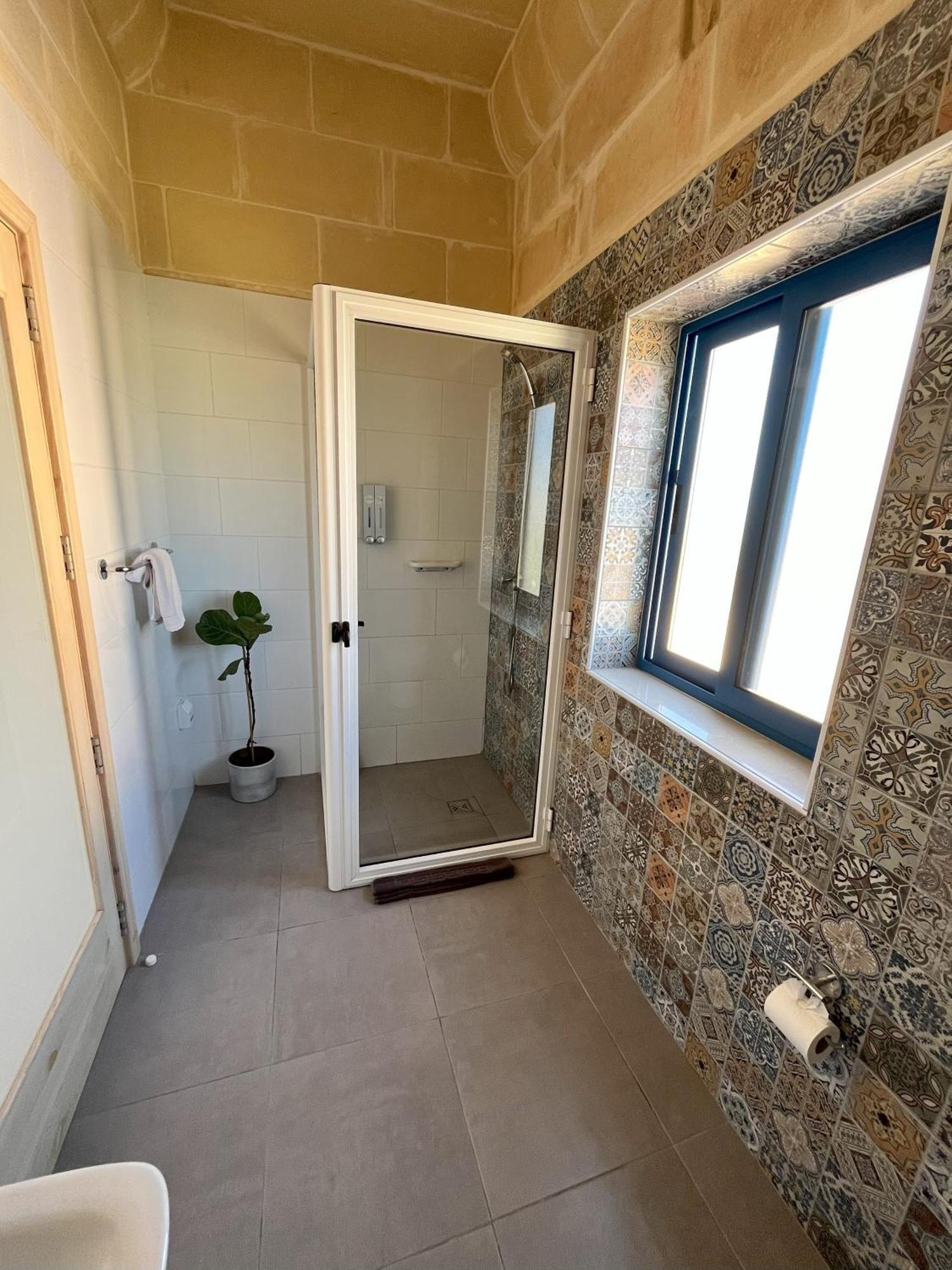 Fiftyfour West Boutique Living Bed and Breakfast Għarb Exteriör bild