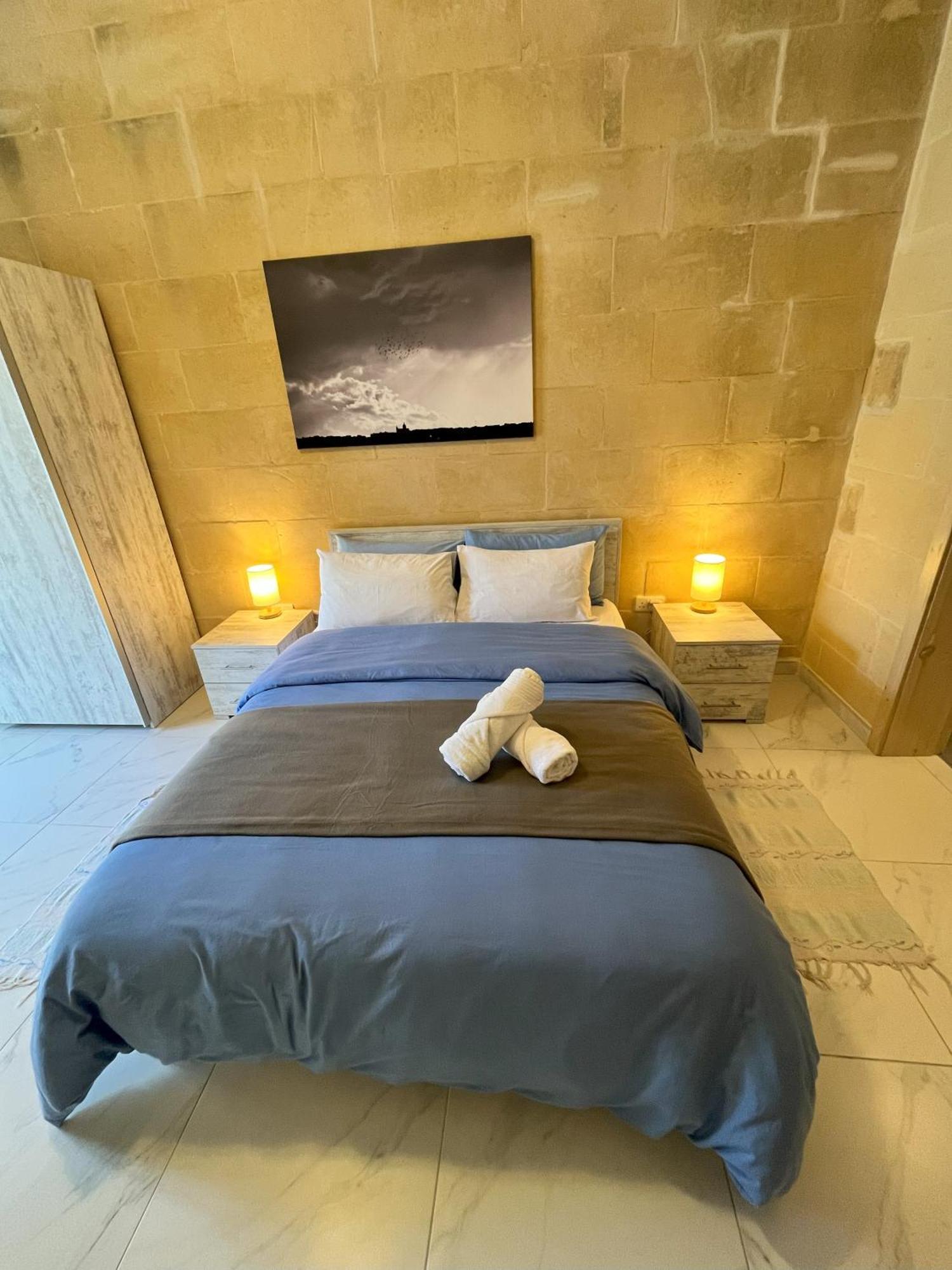 Fiftyfour West Boutique Living Bed and Breakfast Għarb Exteriör bild