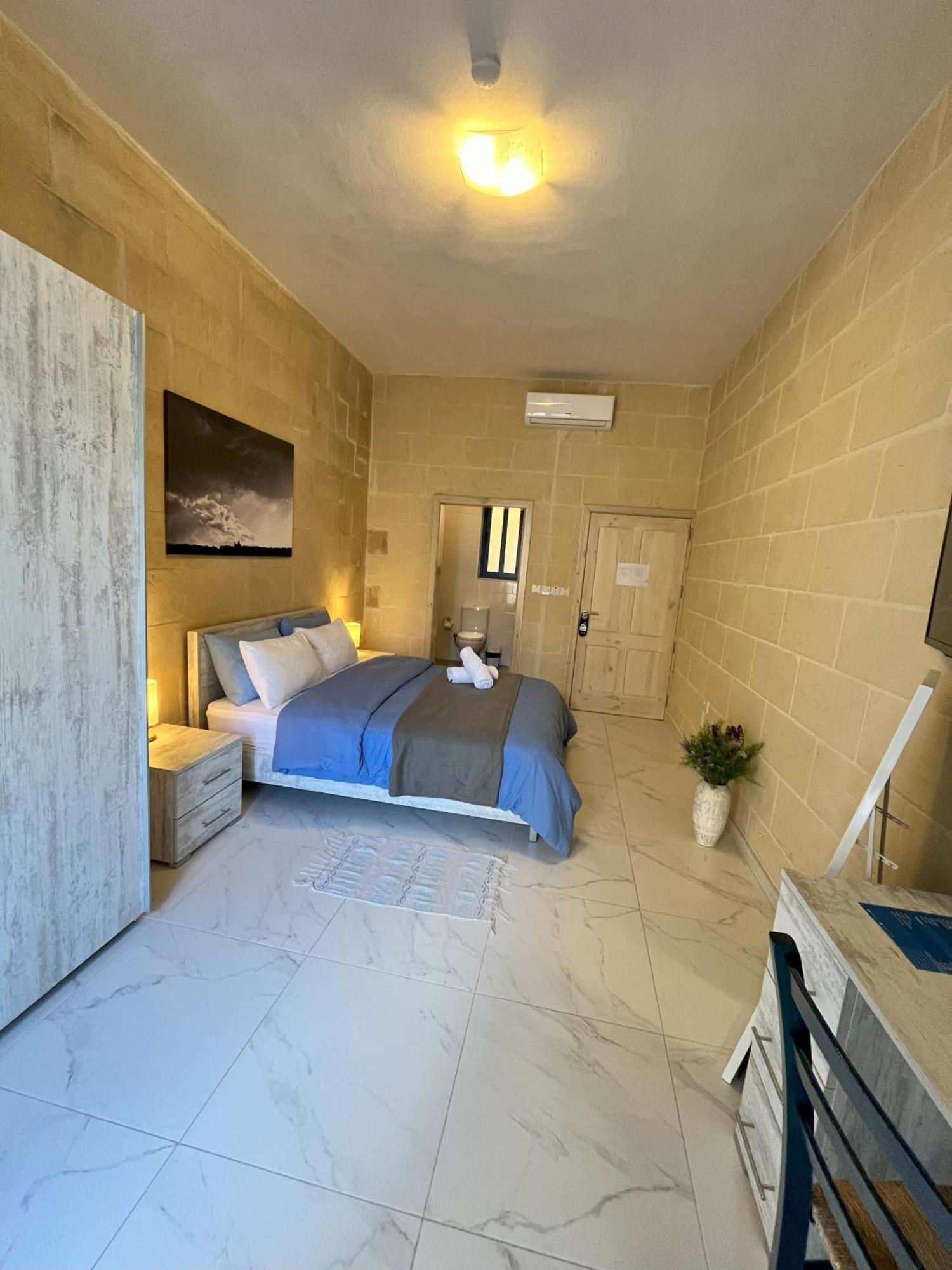 Fiftyfour West Boutique Living Bed and Breakfast Għarb Exteriör bild