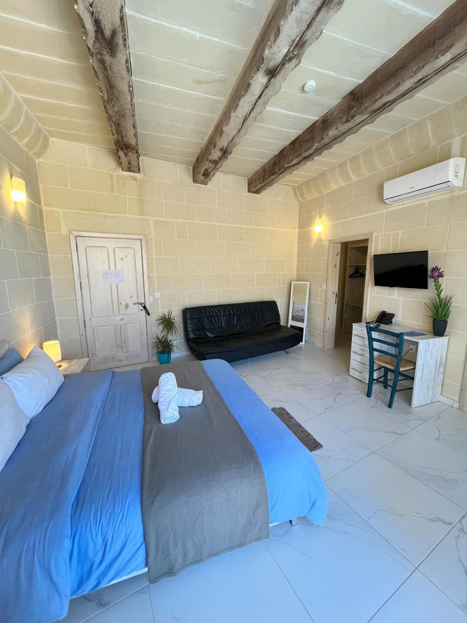 Fiftyfour West Boutique Living Bed and Breakfast Għarb Exteriör bild