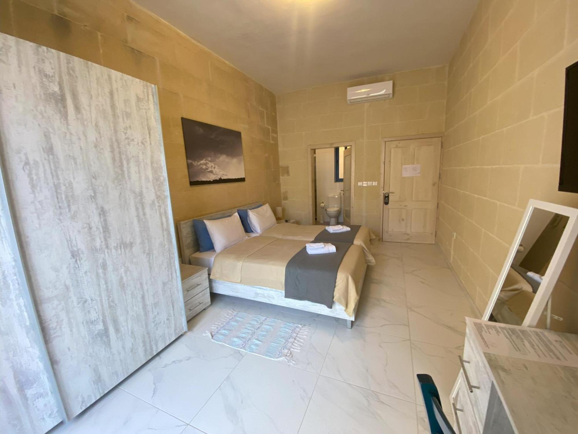 Fiftyfour West Boutique Living Bed and Breakfast Għarb Exteriör bild