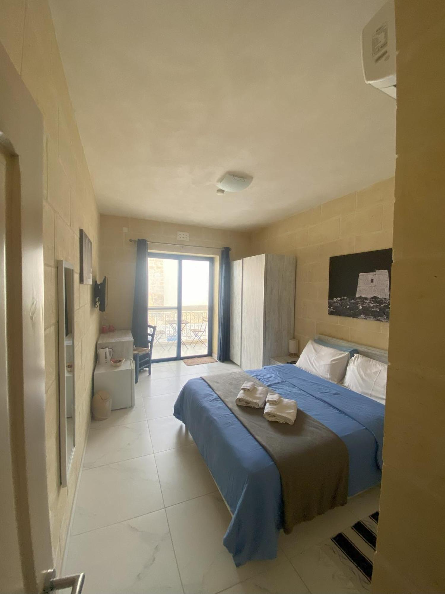 Fiftyfour West Boutique Living Bed and Breakfast Għarb Exteriör bild